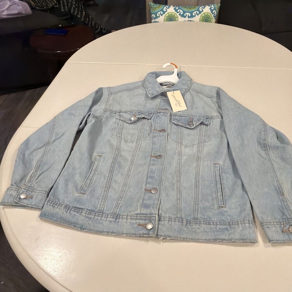 Women's 90's Baggy Trucker Jacket - Universal Thread Light Wash S